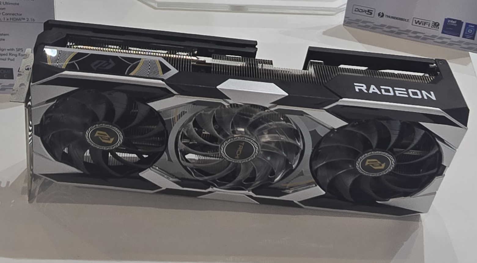 Computex 2026: ASRock Exibe GPU Edição de 10º Aniversário