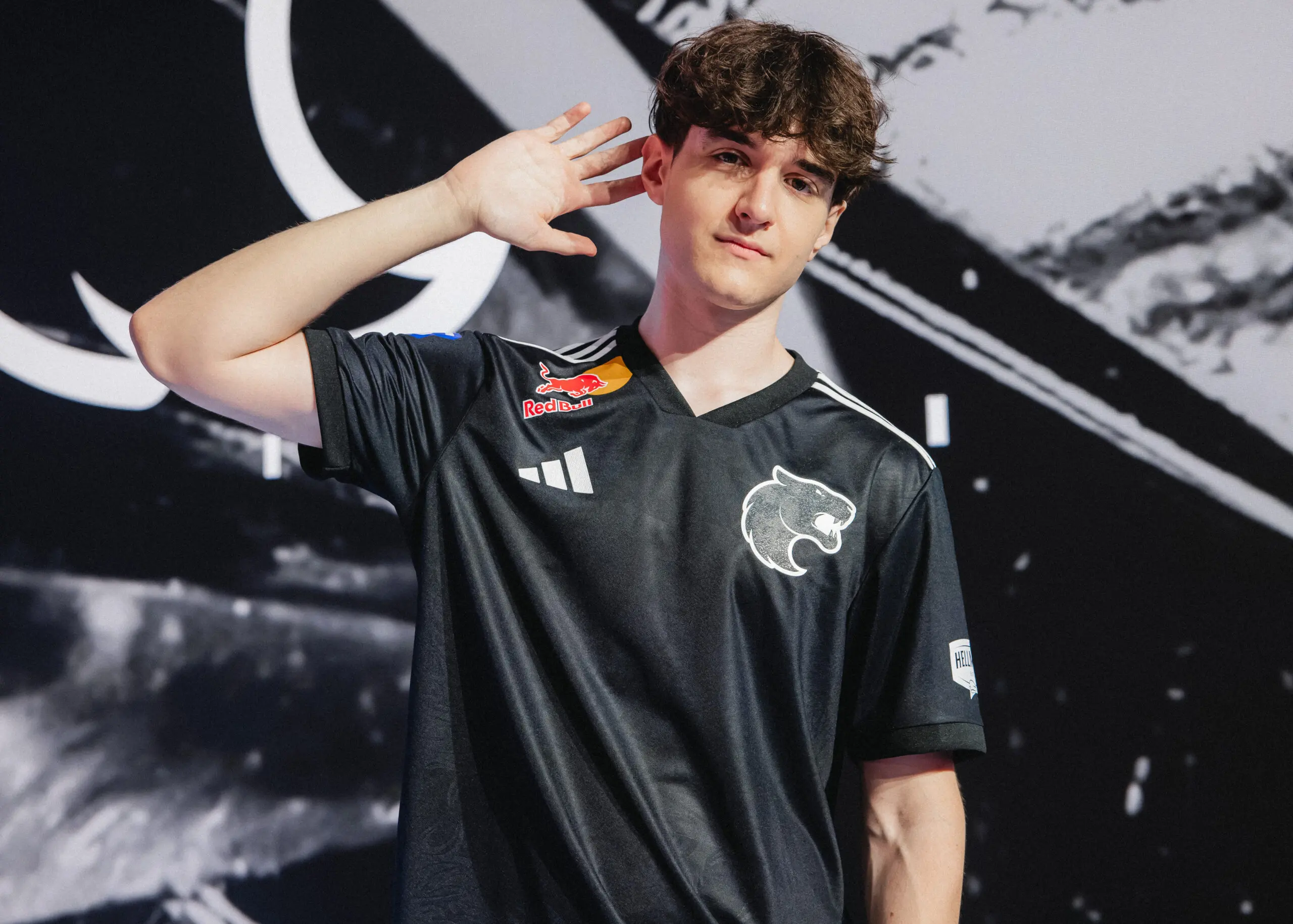 Daniel "eeiu" Vucenovic, jogador profissional de VALORANT vestindo a camisa da FURIA para o VCT 2026: Americas Stage 1.