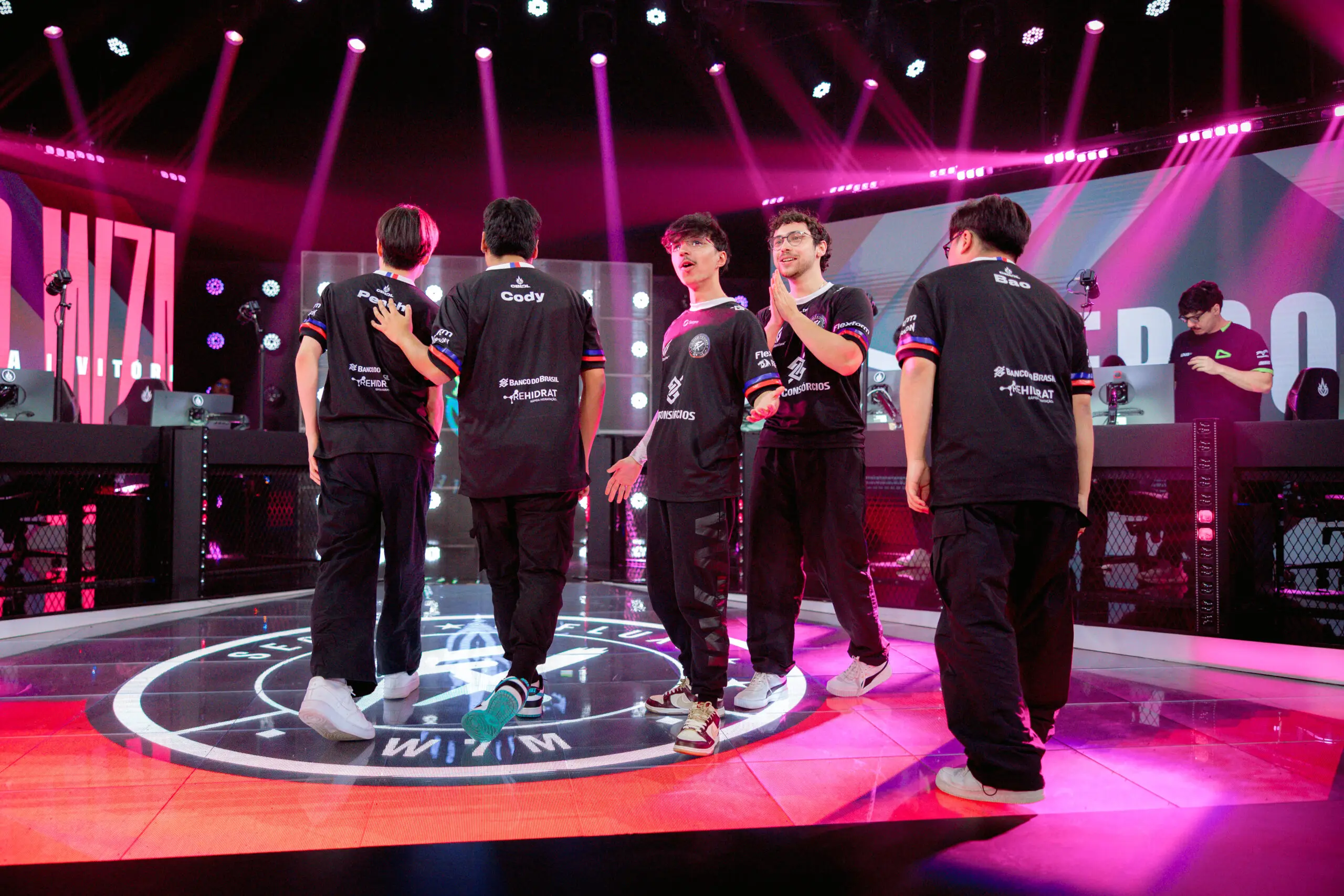 LoL: Fluxo W7M anuncia saída de jogar; confira