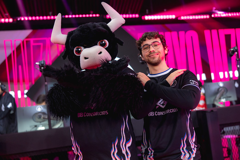 LoL: Fluxo W7M e Keyd brilham no segundo dia de CBLOL 2 Gabriel "Momochi" Sousa, jogador profissional de League of Legends (LoL) do Fluxo W7M no CBLOL 2026 Split 2.