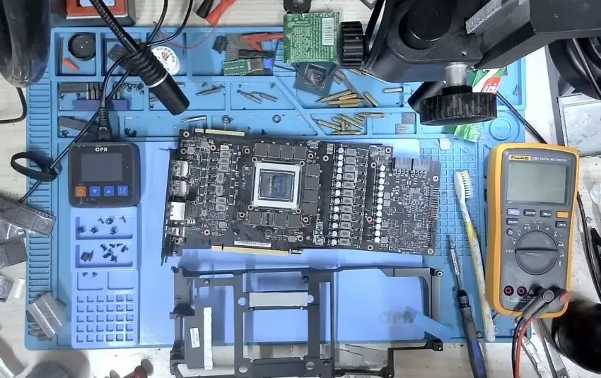 Assistência Técnica de GPUs Oferece Modificação da NVIDIA GeForce RTX 2080 Ti para 22 GB de Memória 2 Assistência Técnica de GPUs Oferece Modificação da NVIDIA GeForce RTX 2080 Ti para 22 GB de Memória Asus RTX 2080 Ti 11GB to 22GB VRAM Upgrade 850x535 1