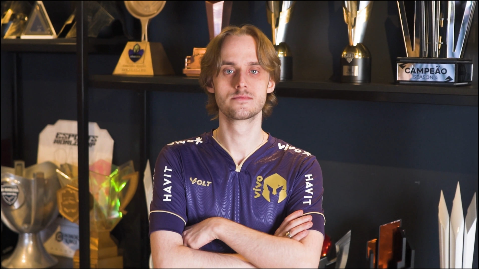 Jesper "Jeskla" Strömberg, jogador profissional de League of Legends (LoL) vestindo a camisa da Vivo Keyd Stars.