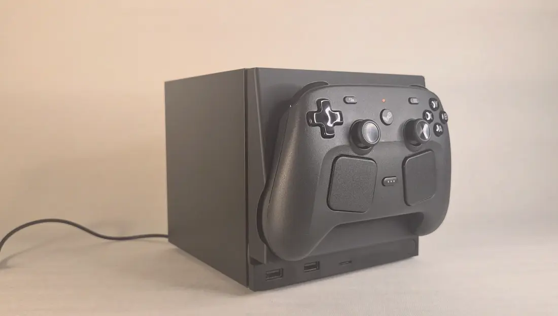 Modder transforma o painel frontal da Steam Machine em uma base de carregamento para o Steam Controller 1 Modder transforma o painel frontal da Steam Machine em uma base de carregamento para o Steam Controller