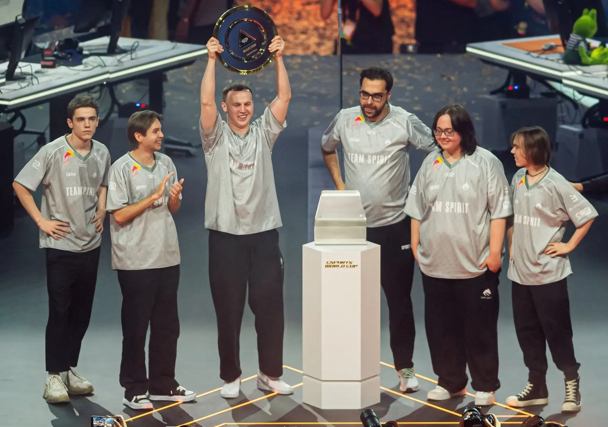 CS2: De virada, Spirit conquista o mundo na EWC 2026 1 Elenco de Counter-Strike 2 (CS2) da Team Spirit na Esports World Cup 2026 (EWC).