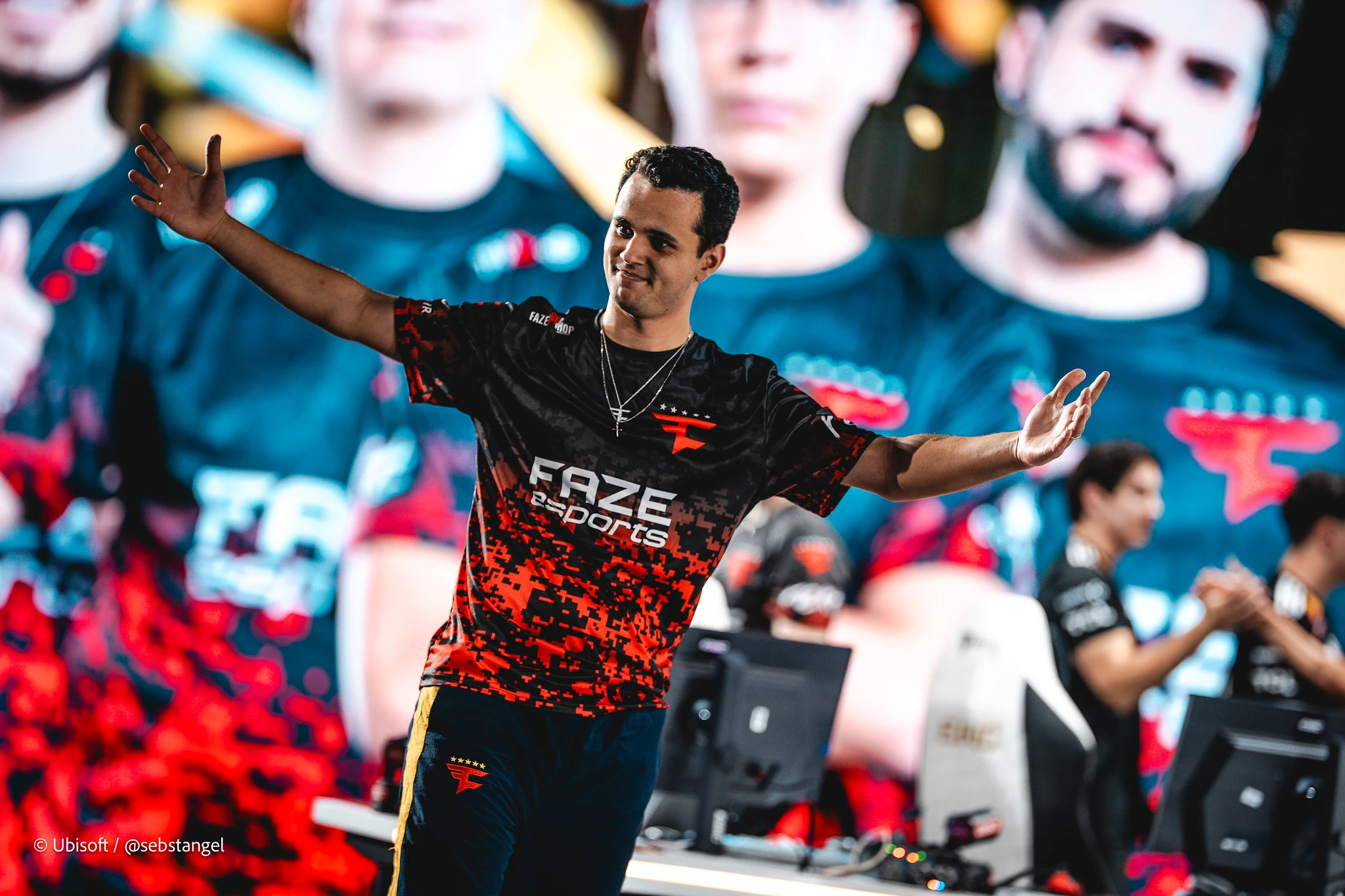 EWC R6: FaZe Clan zera o competitivo; entenda 1 EWC R6: FaZe Clan zera o competitivo; entenda