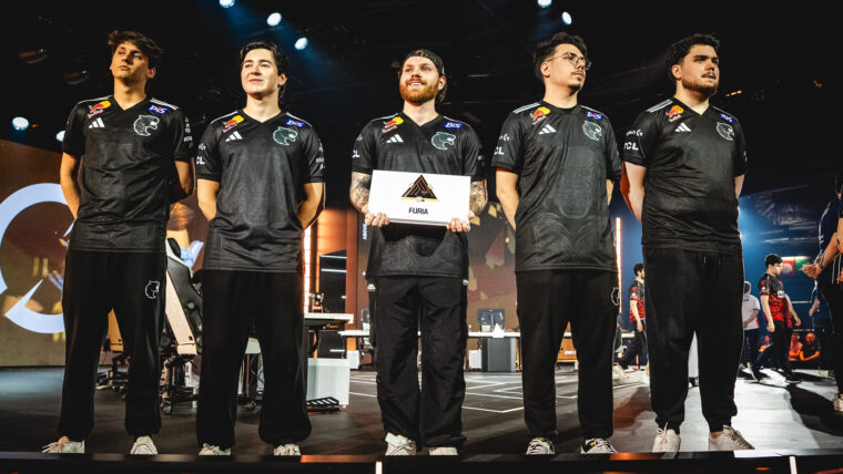 R6 EWC: FURIA x Wildcard definem segundo semifinalista