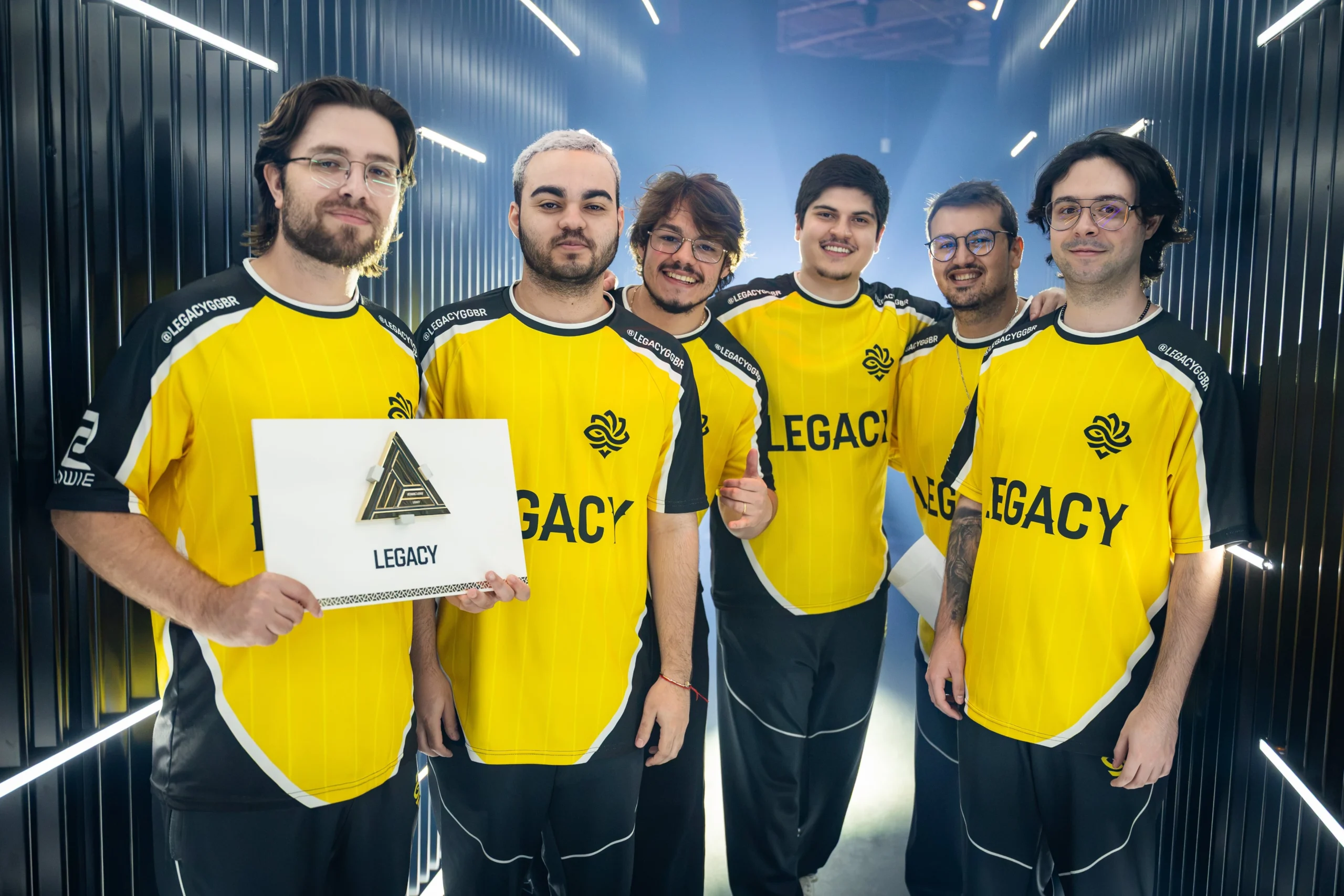 EWC CS2: Spirit x Vitality definem adversário da Legacy nas semis 1 EWC CS2: Spirit x Vitality definem adversário da Legacy nas semis