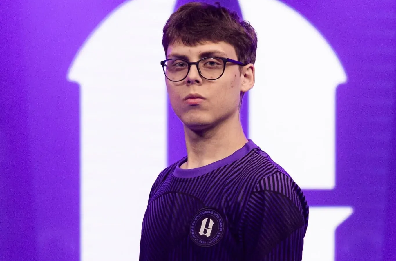 VALORANT: qck pode estar com futuro definido; Entenda 1 Gabriel "qck" Lima, jogador profissional de VALORANT, vestindo a camisa da 2GAME Esports.