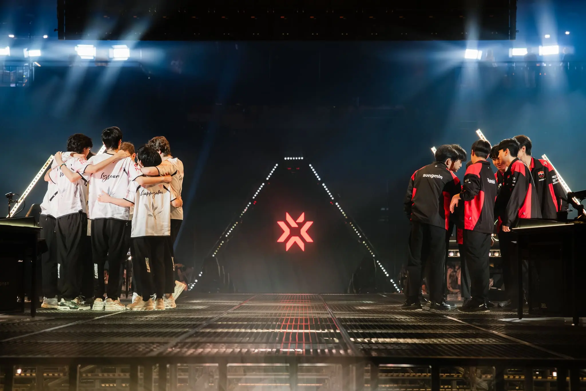VALORANT: Confira os primeiros eliminados do Champions 2026 2 Xi Lai Gaming e Nongshim RedForce no VALORANT Champions Shanghai 2026.