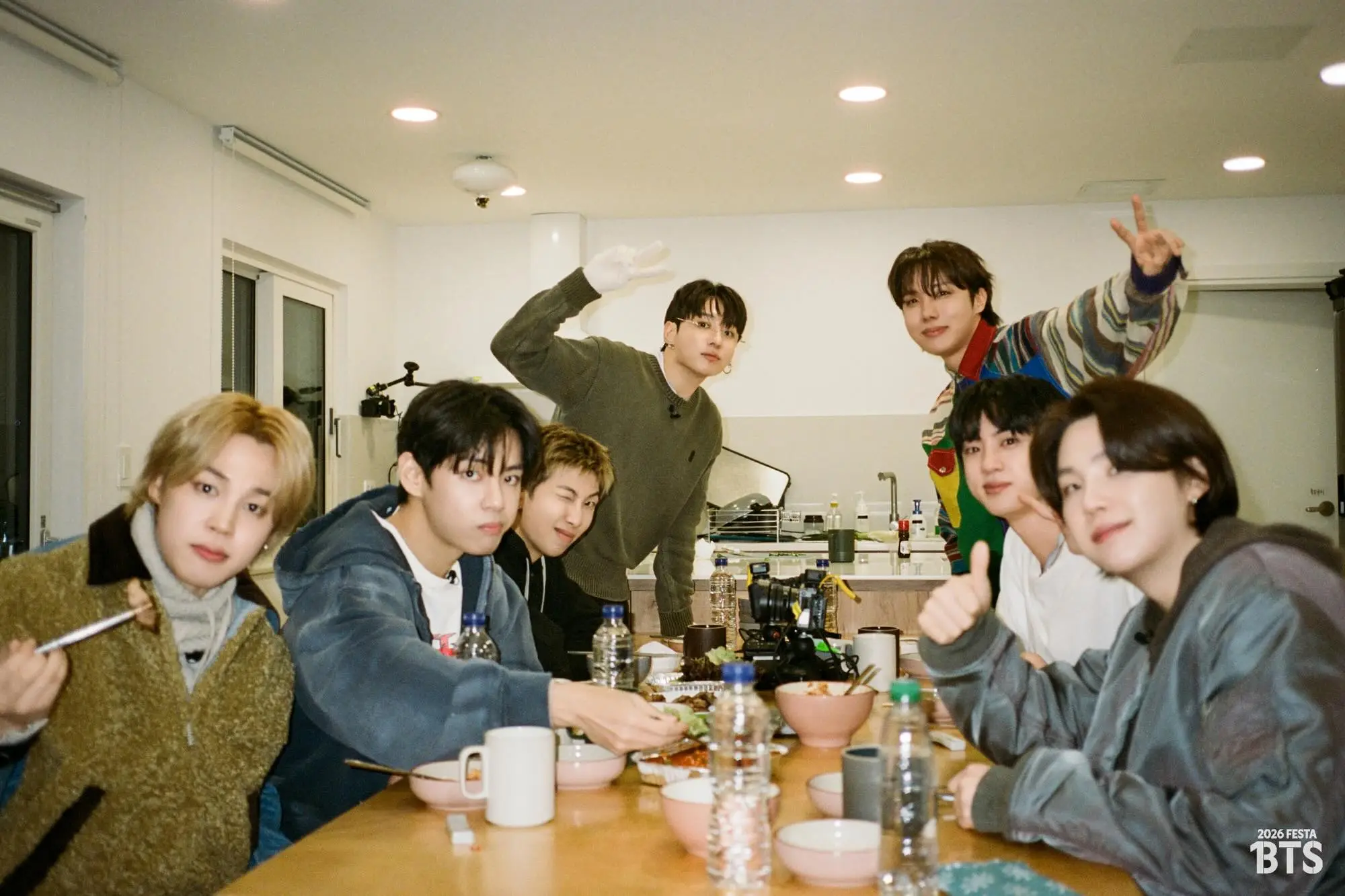 LoL: BTS visita CT da LOUD para jogar e comer churrasco 1 LoL: BTS visita CT da LOUD para jogar e comer churrasco